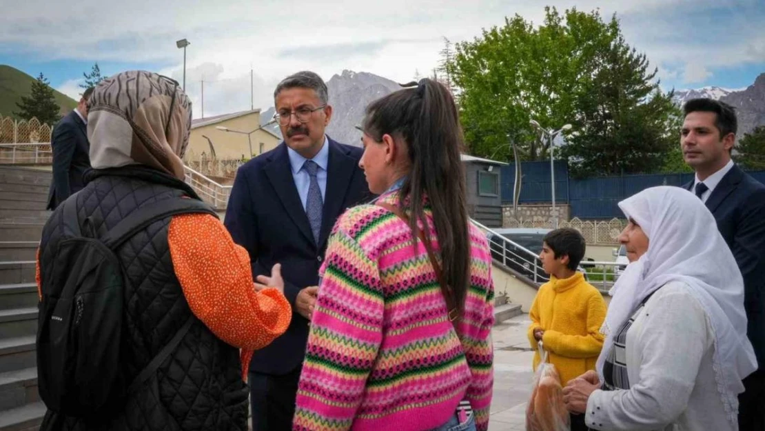 Vali Ali Çelik, vatandaşların sorunlarını dinledi