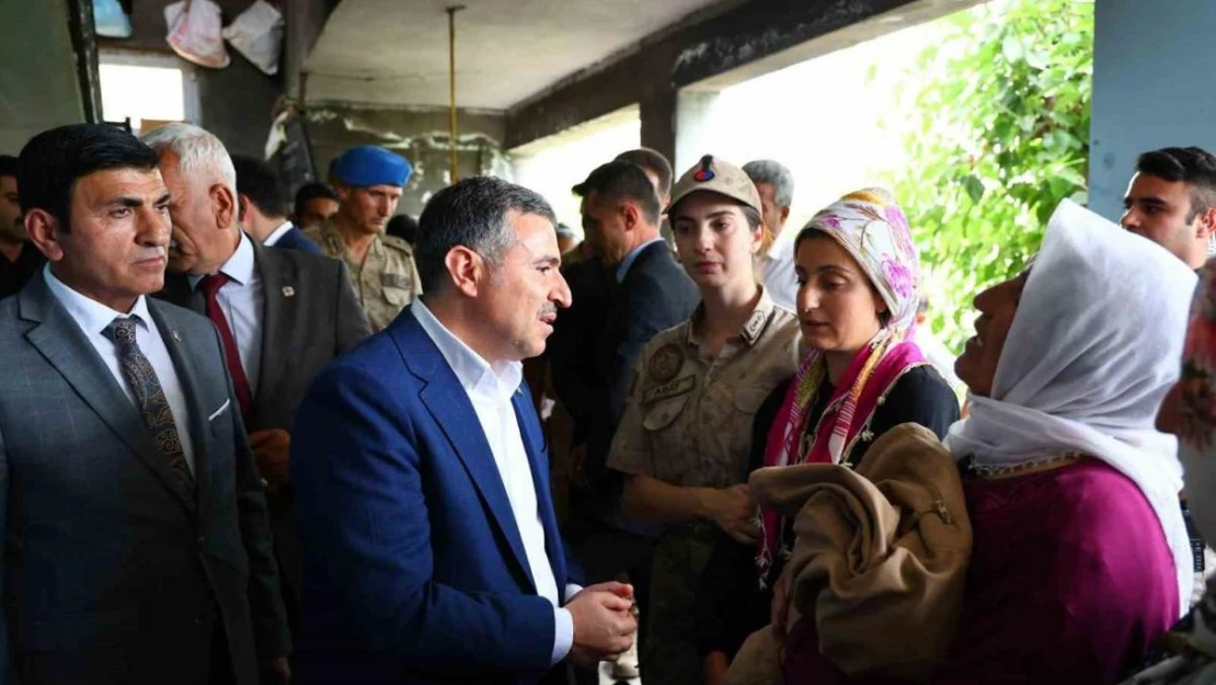 Vali Atay, şehit güvenlik korucusunun taziyesine katıldı