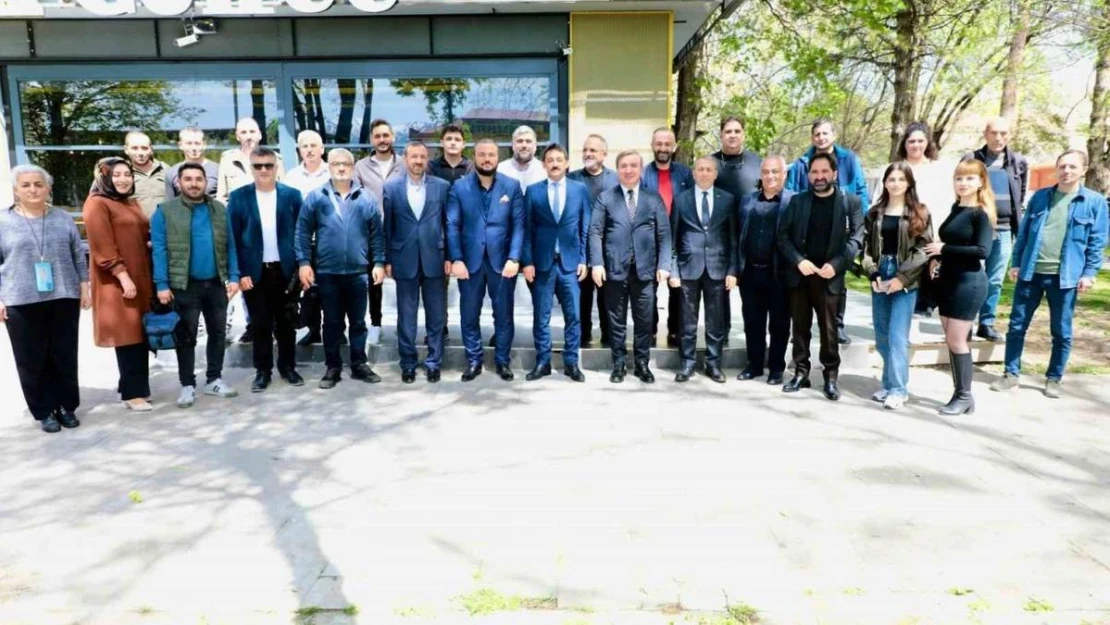 Vali Aydoğdu gazetecilerle bir araya geldi