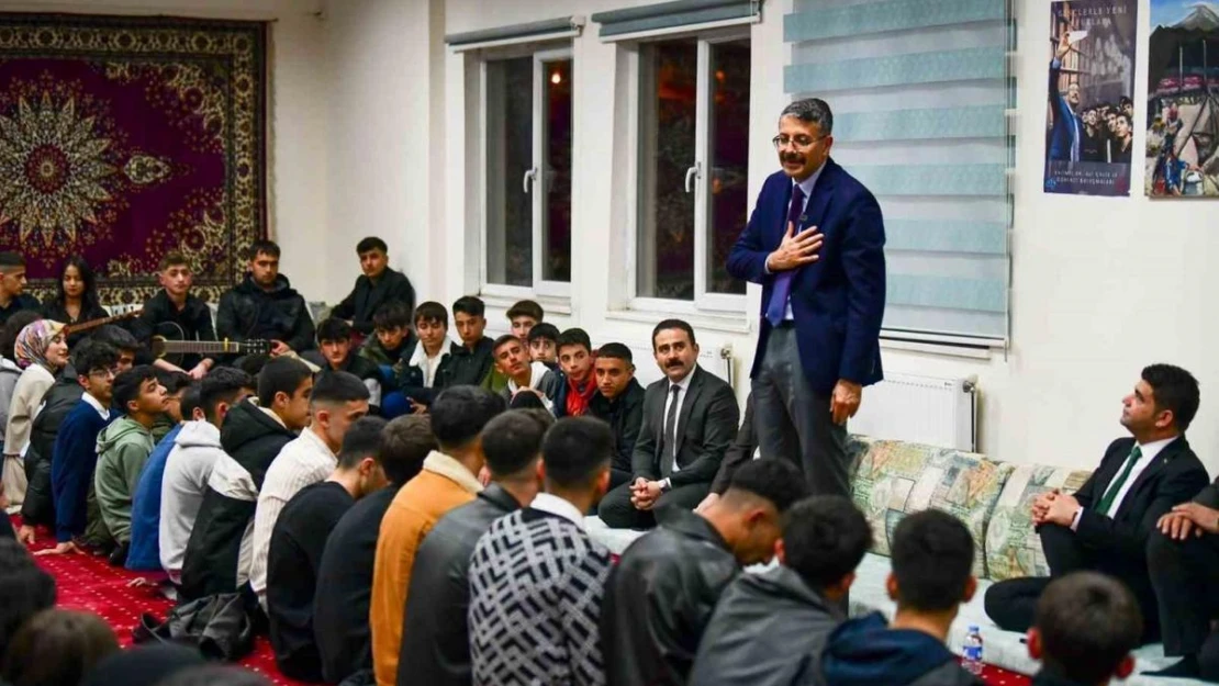 Vali Çelik: 'Hakkari ile ilgili hayallerim var'