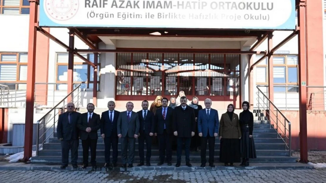 Vali Çiftçi'den Raif Azak İmam Hatip Ortaokulu'nda