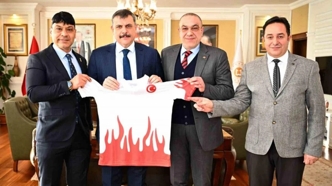 Vali Çiftçi sporcuları kabul etti