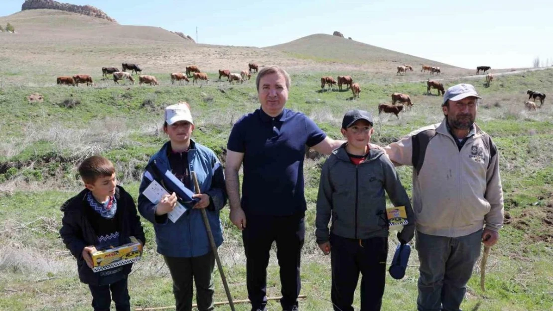 Vali ile çobanlık yaban çocukların karşılaşması yürekleri ısıttı