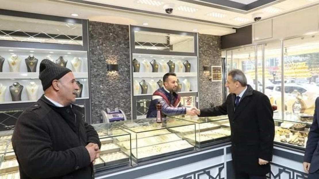 Vali Karaömeroğlu, esnaf ve vatandaşları ziyaret etti