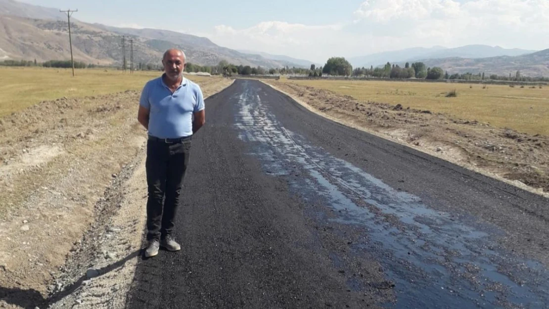 Vali talimat verdi, teröre verilen ilk şehidin kabrine giden yol asfalta kavuştu