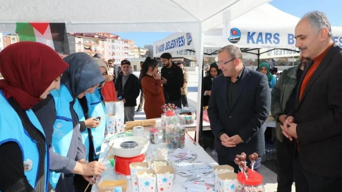 Vali Ziya Polat, hayır çarşısını gezdi