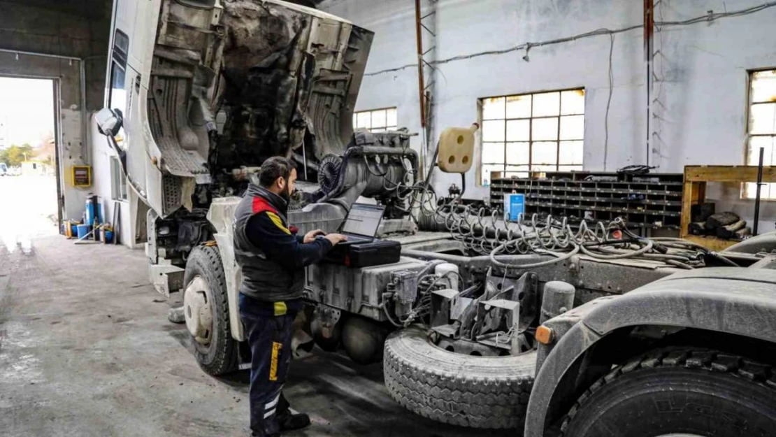 Van Büyükşehir Belediyesi idari gücüyle 13 bin 303 bakım onarım çalışması yaptı