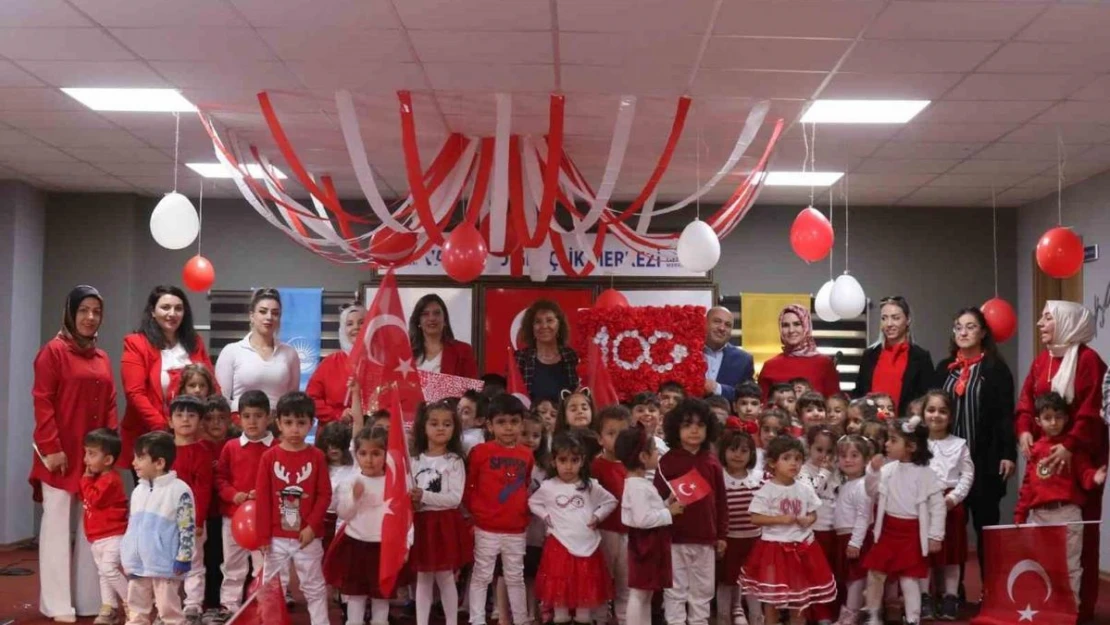 Van Büyükşehir Belediyesi minikler için 100. yıl etkinliği düzenledi