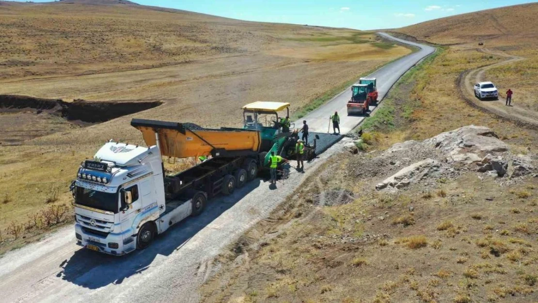 Van Büyükşehir Belediyesinden asfalt çalışması