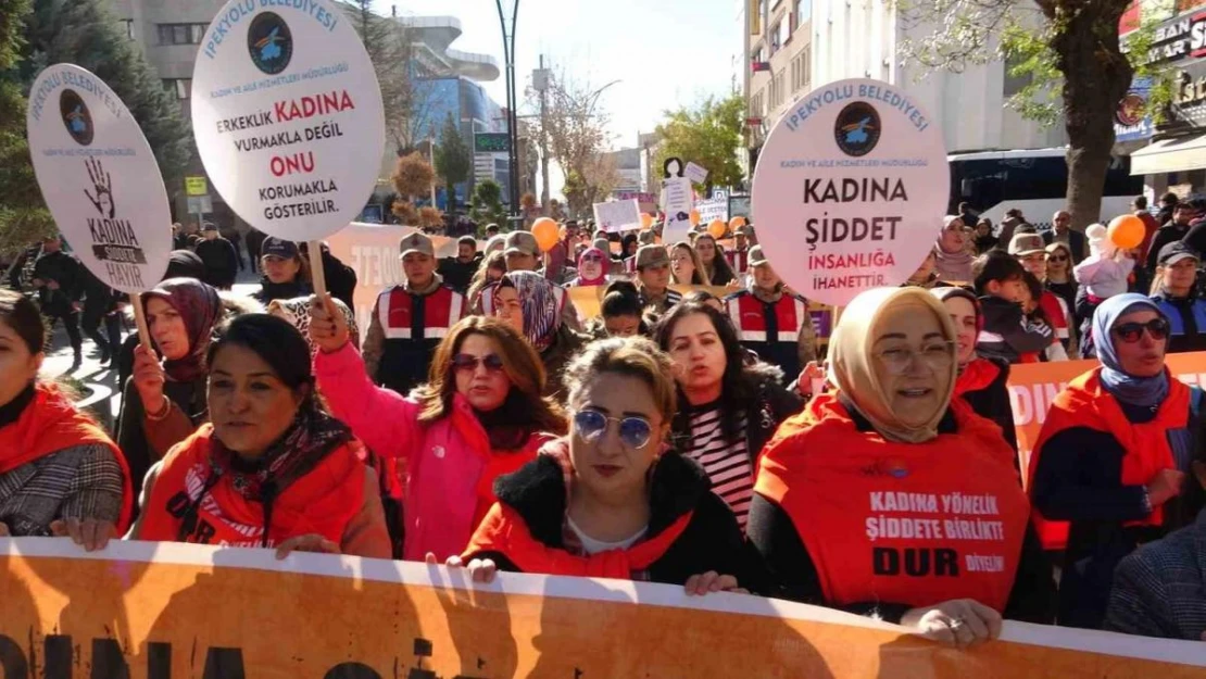 Van'da 'Kadına Şiddete Hayır' yürüyüşü yapıldı