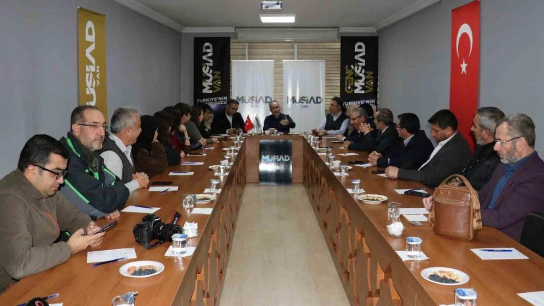 Van'da 'Kariyer Planlama ve İngiltere'de Eğitim' semineri