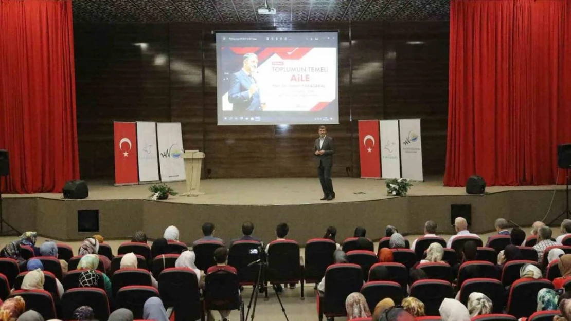 Van'da 'Toplumun Temeli Aile' semineri düzenlendi