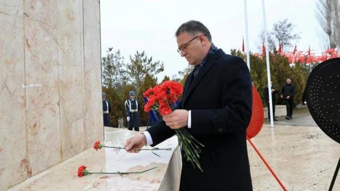 Van'da 18 Mart Şehitleri Anma Günü ve Çanakkale Zaferi'nin yıl dönümü