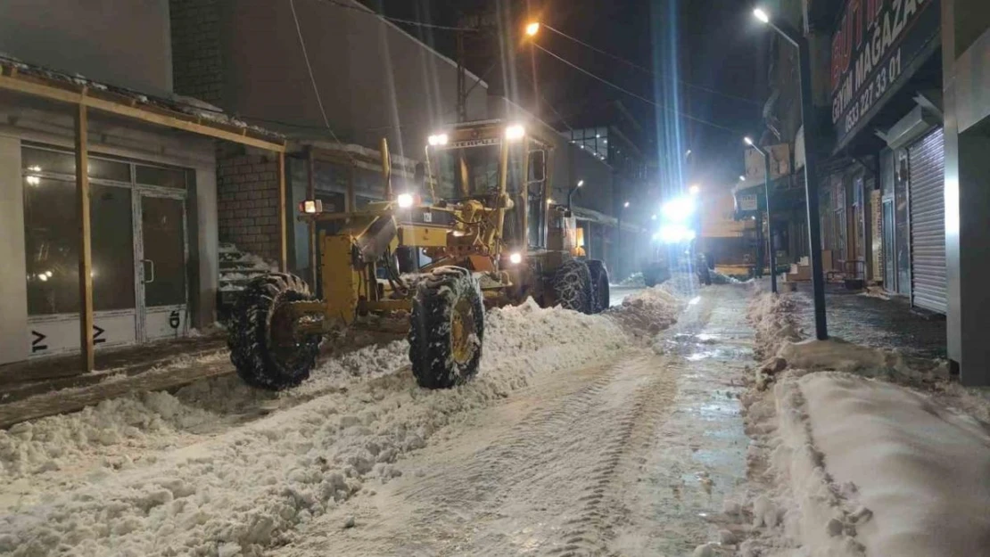 Van'da 199 yerleşim yerinin yolu ulaşıma kapandı