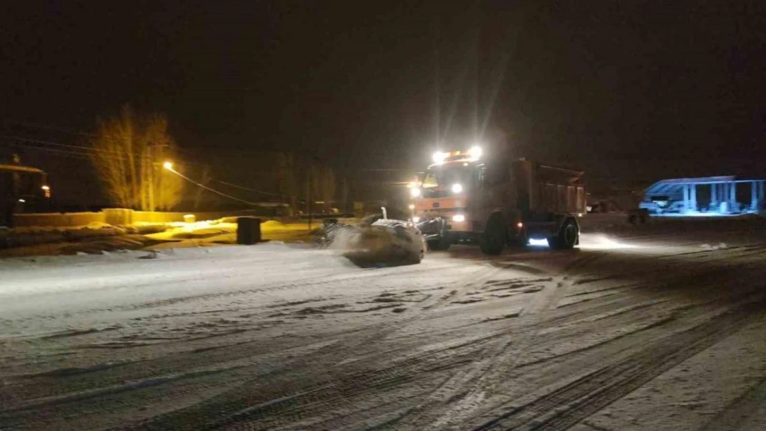 Van'da 264 yerleşim yerinin yolu ulaşıma kapandı