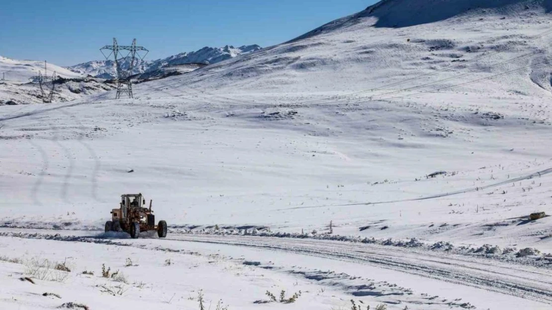 Van'da 272 yerleşim yerinin yolu ulaşıma kapandı