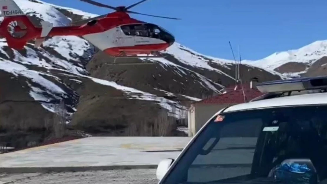 Van'da ambulans helikopter yüksekten düşen hasta için havalandı