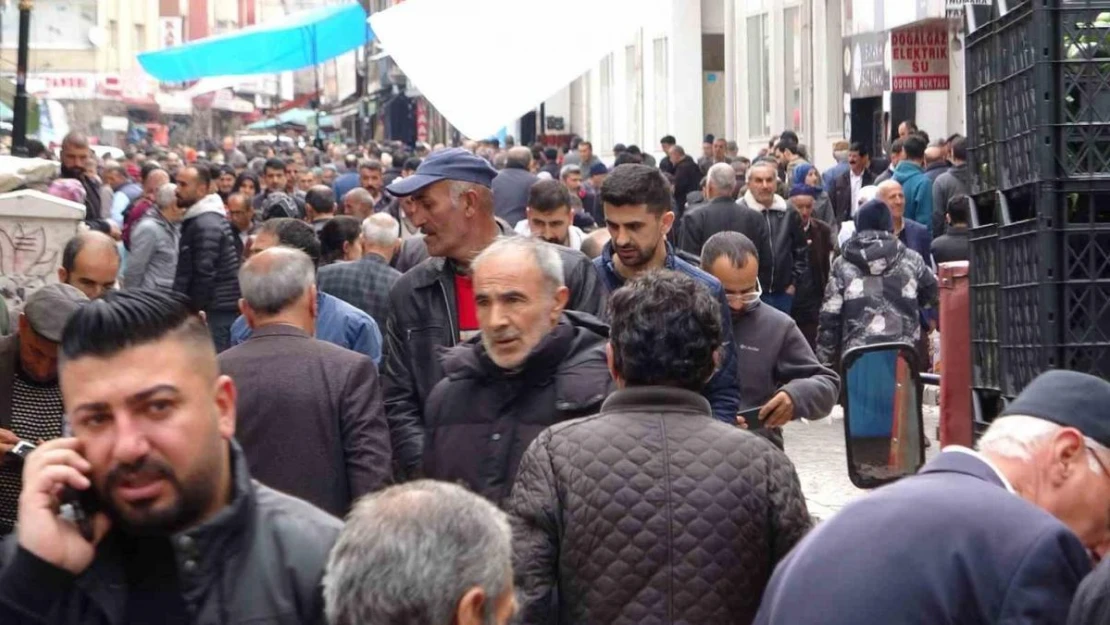 Van'da bayram alışverişinde son gün yoğunluğu