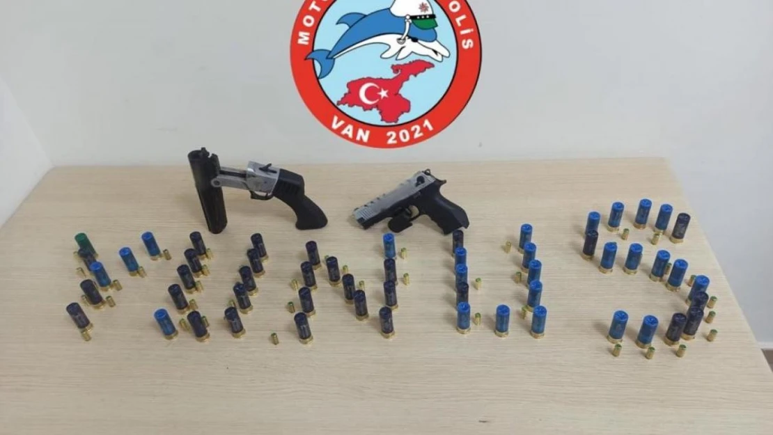 Van'da değişik suçlardan 30 kişi tutuklandı