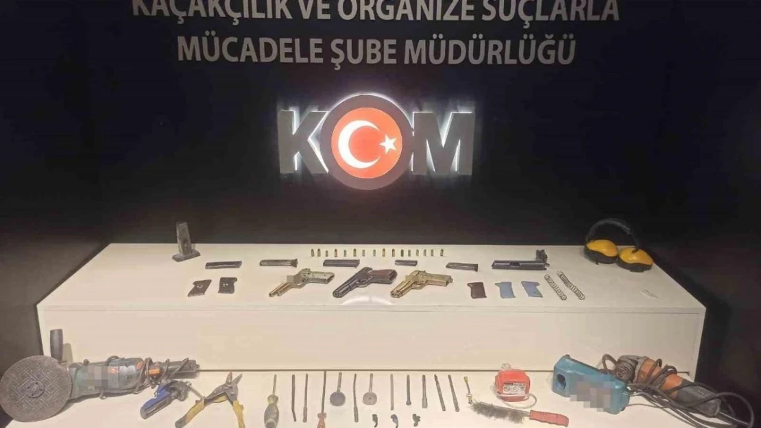 Van'da gümrük kaçağı malzemeler gele geçirildi