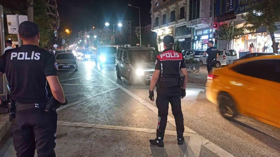 Van'da hapis cezası bulunan 22 şahıstan 15'i tutuklandı