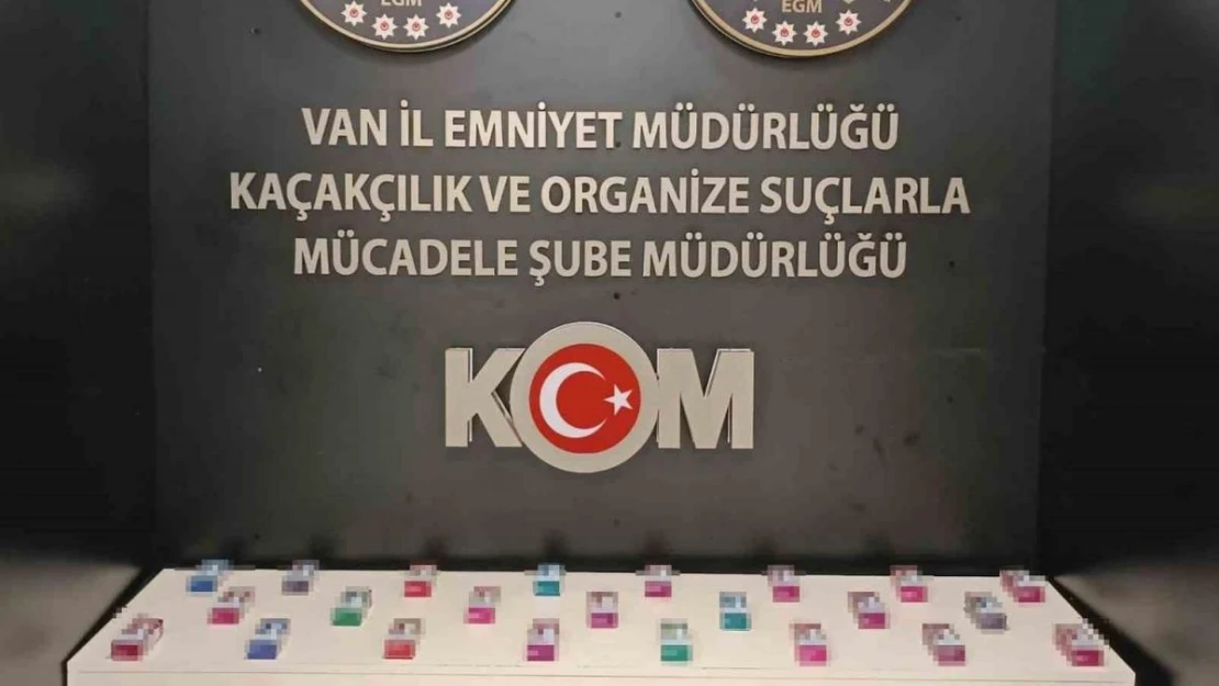 Van'da kaçak cep telefonu ve elektronik sigara ele geçirildi