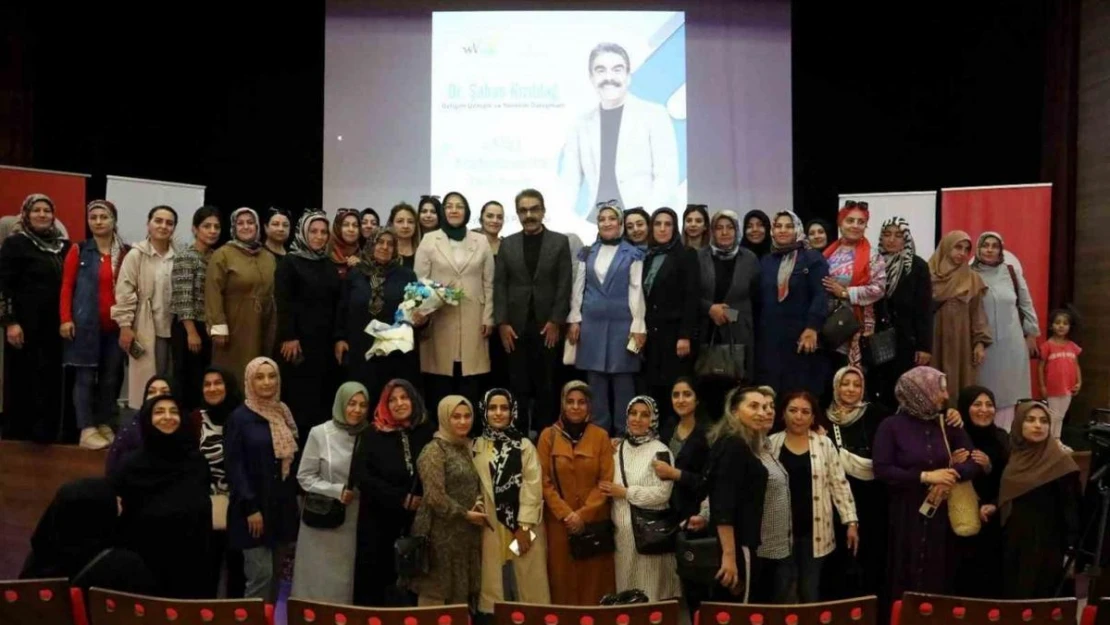 Van'da kadınlara aile içi iletişim semineri