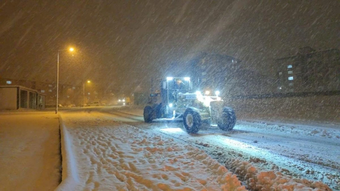 Van'da kapalı olan 73 yerleşim yerinin yolu ulaşıma açılıyor