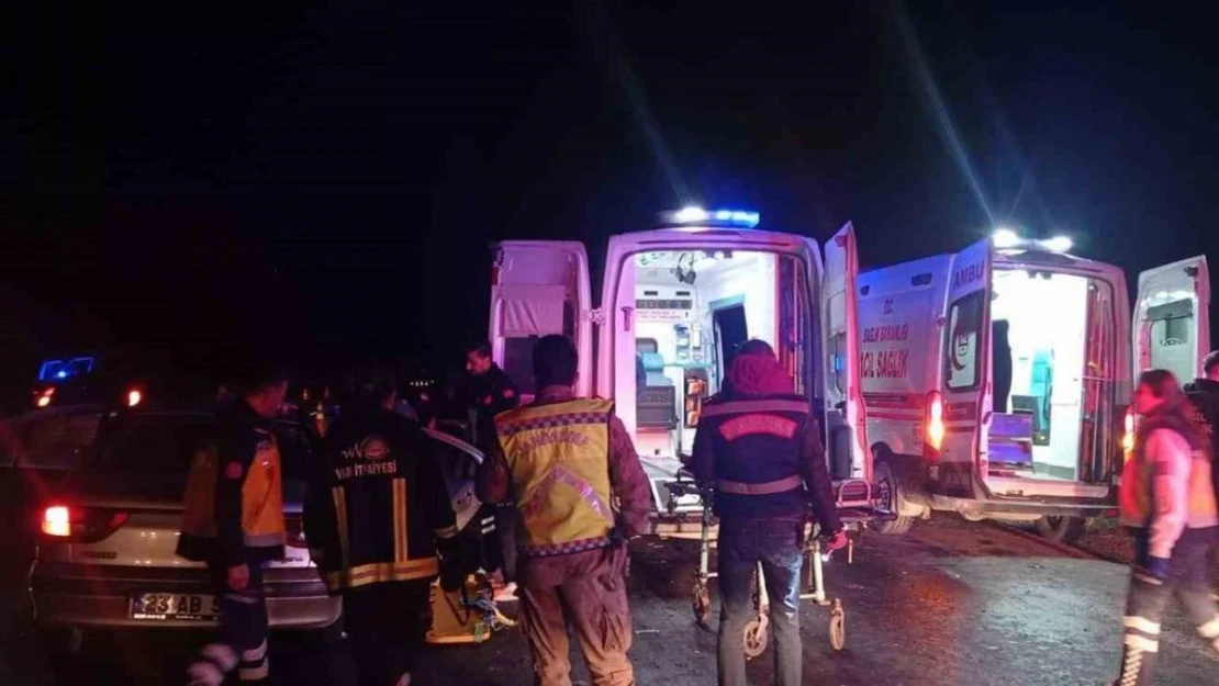 Van'da trafik kazası: 10 yaralı