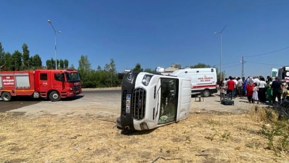 Van'da trafik kazası: 14 yaralı