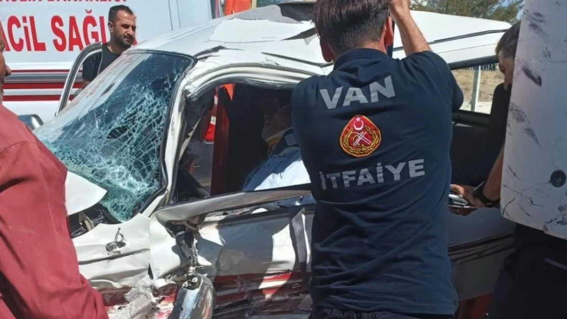 Van'da trafik kazası: 2 yaralı