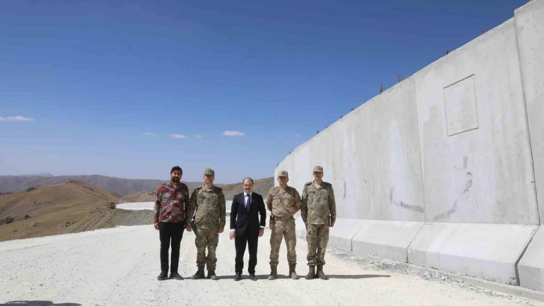 Van-İran sınırında güvenlik duvarı çalışmaları devam ediyor