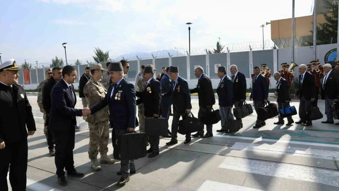 Vanlı gaziler Çanakkale'ye uğurlandı