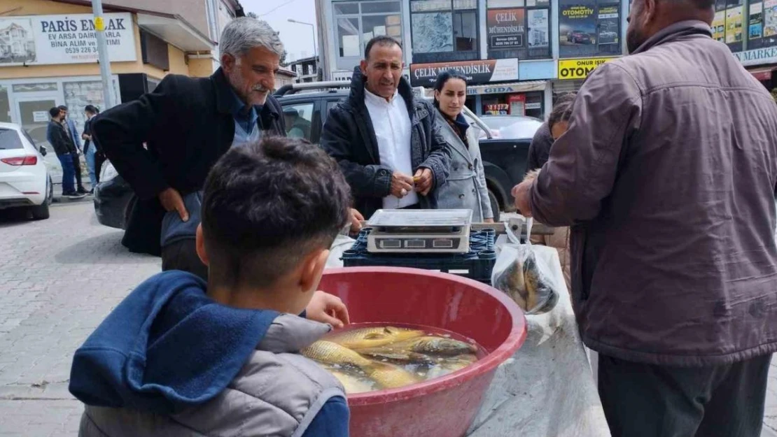 Varto'da et fiyatları yükselince vatandaşlar balığa yöneldi