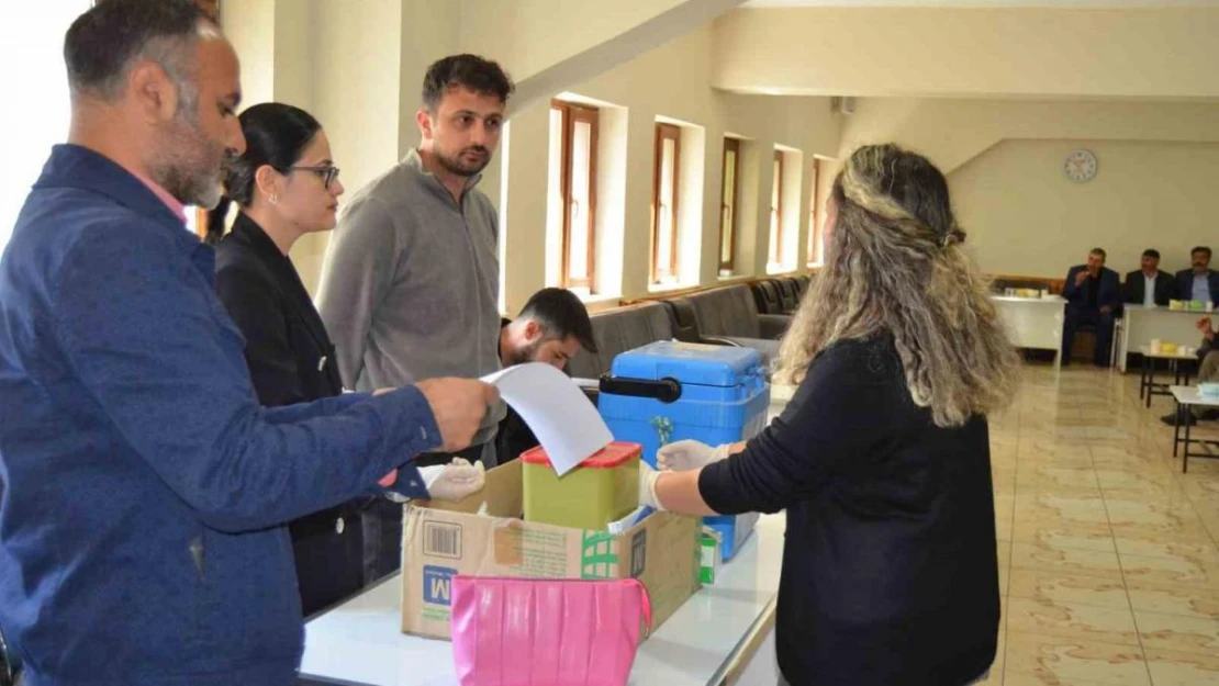 Varto'da hacı adaylarını bilgilendirme ve aşı çalışması yapıldı