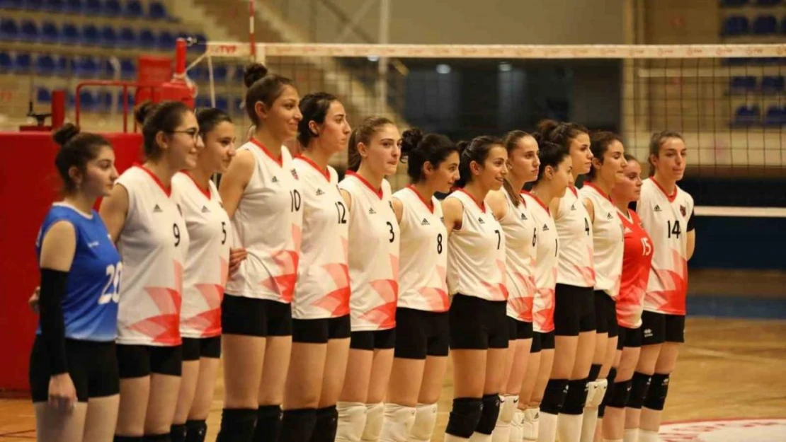 Voleybolda Van derbisinin galibi Büyükşehir Belediyespor oldu