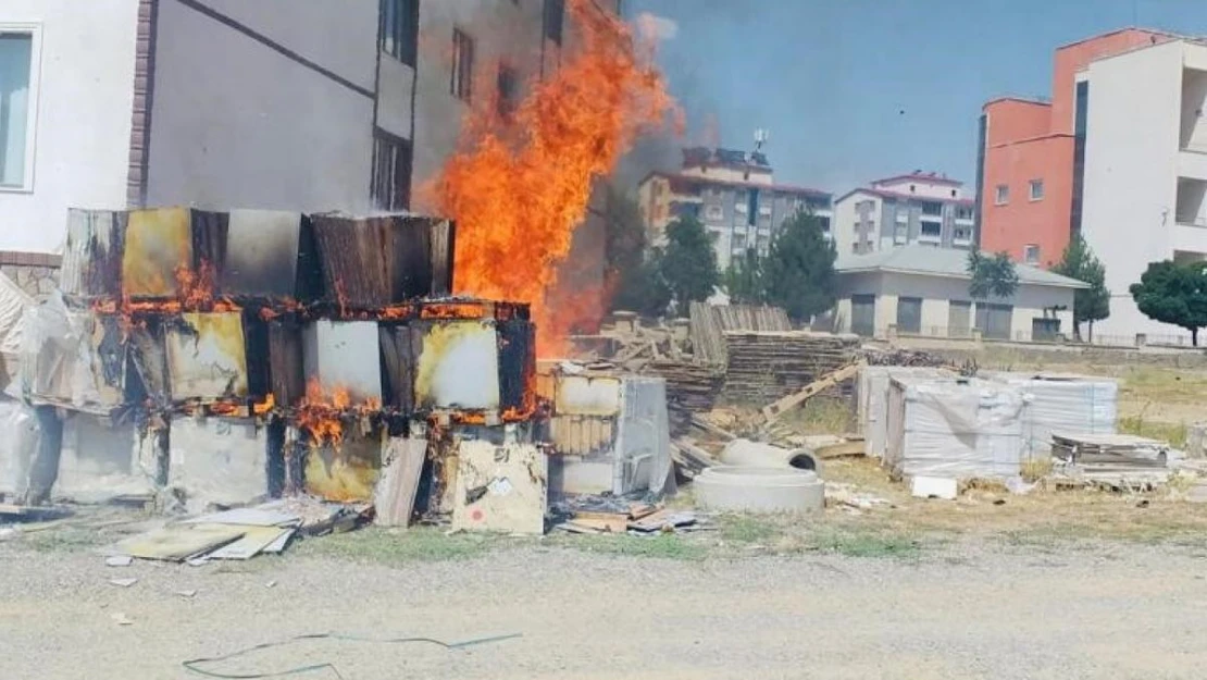 Yangın binalara sıçramadan söndürüldü