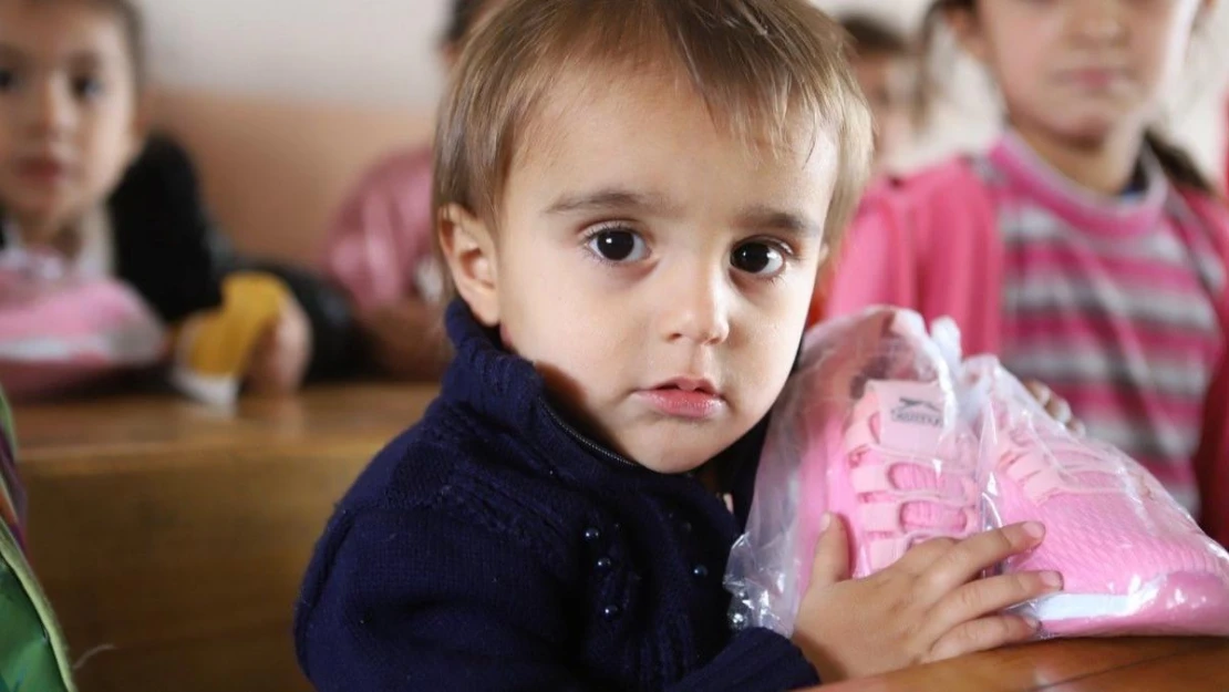 Yardım elleri, köy çocukları okusun diye birleşiyor