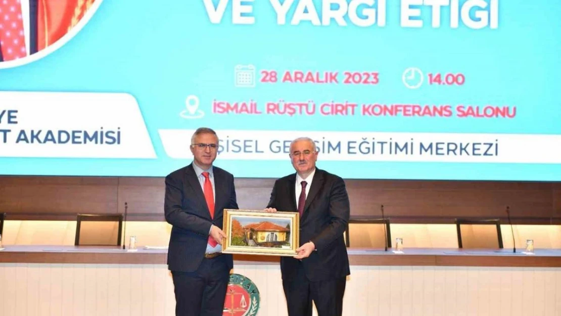 Yargıtay Başkanı Akarca 'Akademi Söyleşileri' programına katıldı