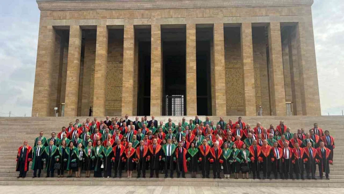 Yargıtay üyeleri adli yıl açılışı dolayısıyla Anıtkabir'i ziyaret etti