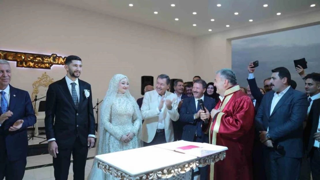 Yavaş ile Gökçek nikah masasında