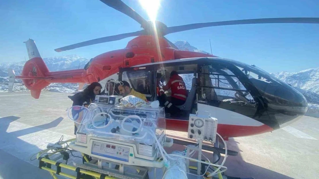 Yenidoğan bebek helikopterle Van'a sevk edildi