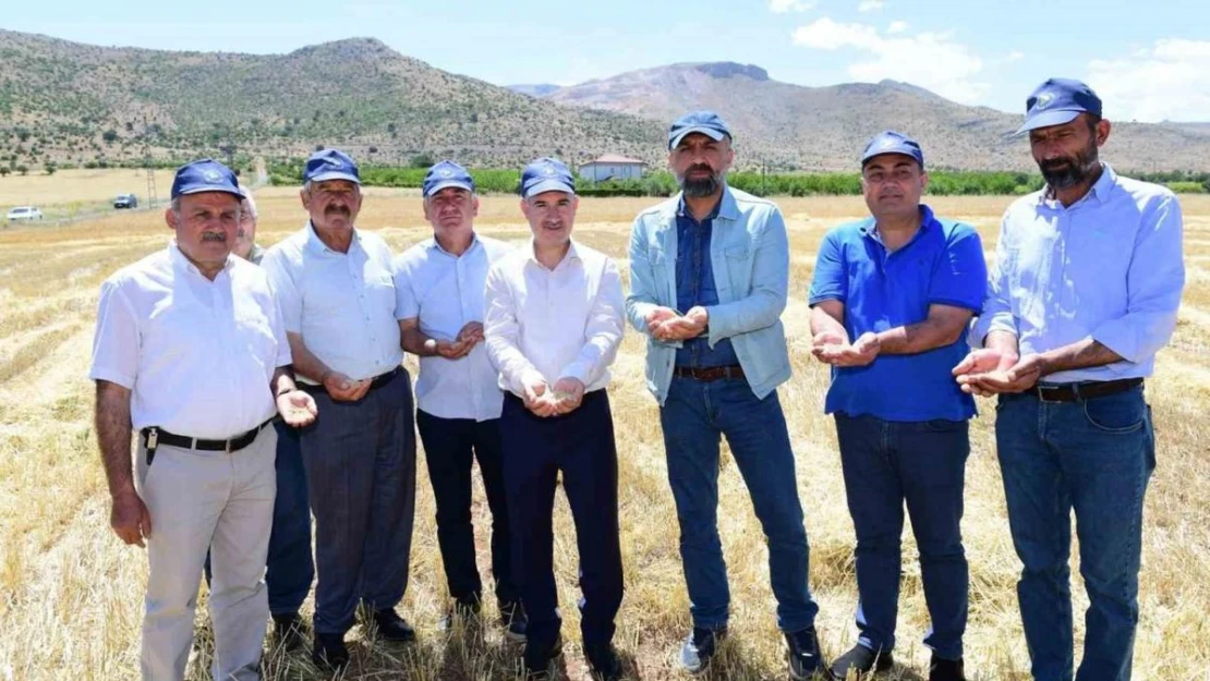 Yeşilyurt Belediyesi'nden depremzede üreticilere destek