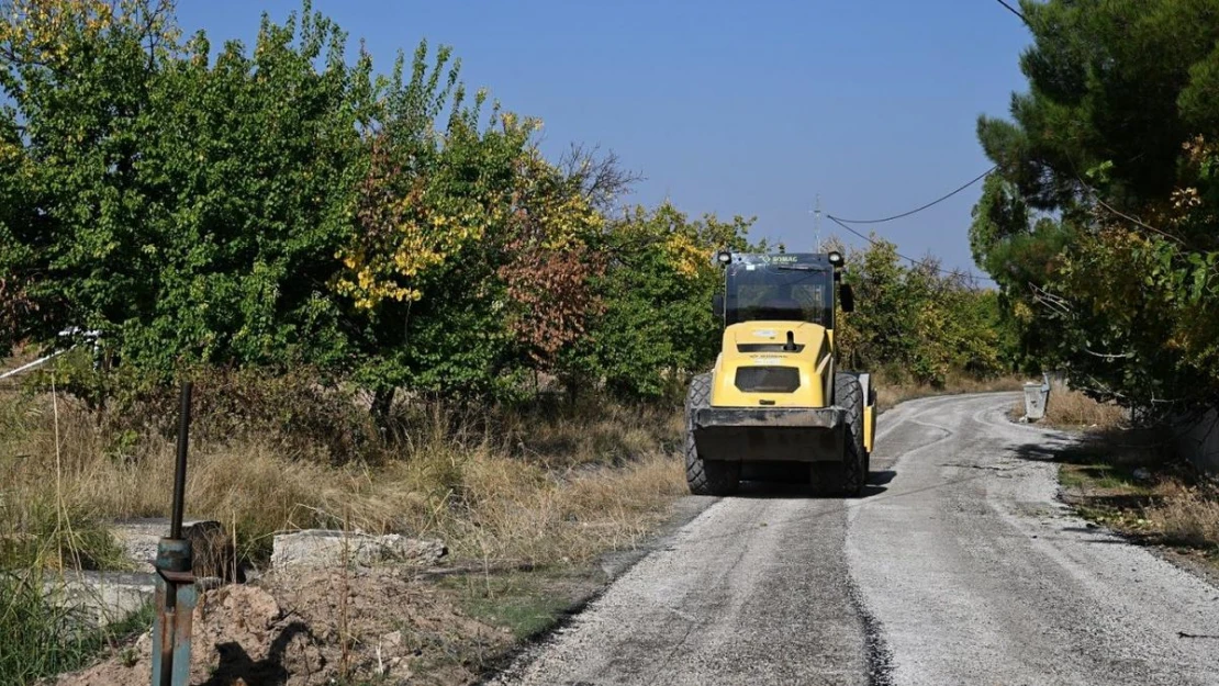 Yeşilyurt'ta yollar yenileniyor