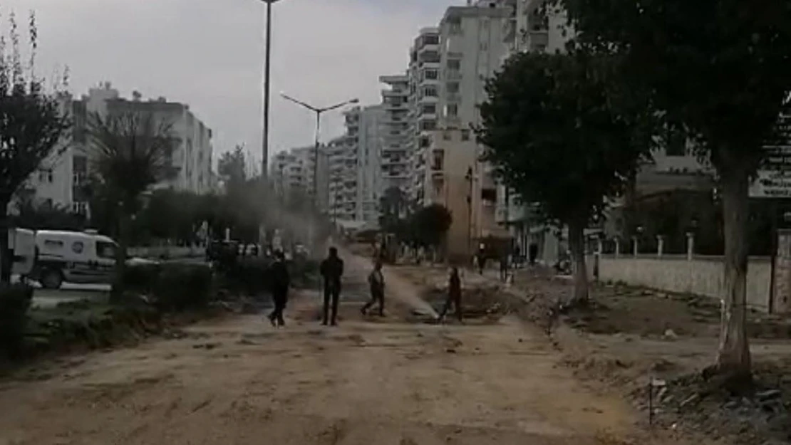 Yol çalışmasında doğalgaz borusu zarar gördü, gaz kaçağı paniğe neden oldu