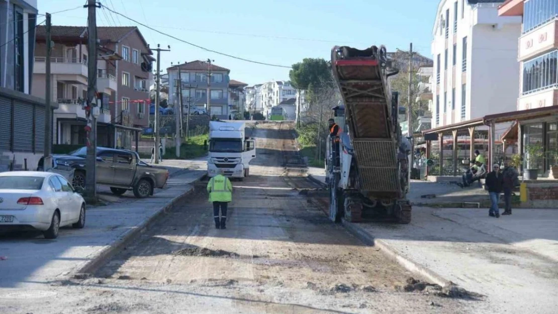 Yunus Emre Caddesi asfalta hazırlanıyor