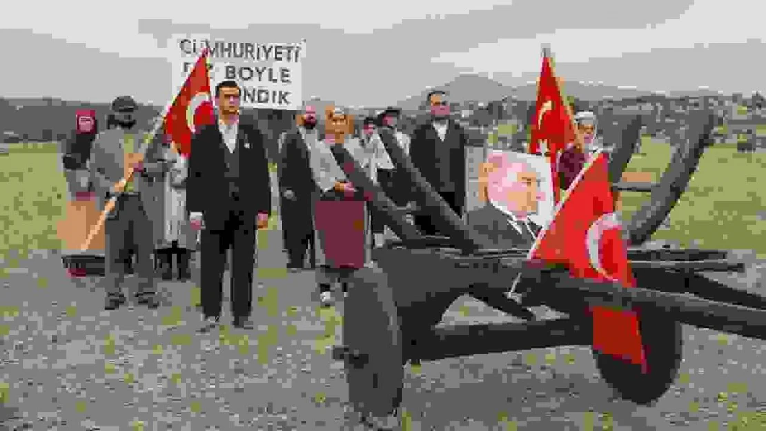 Yüreklere dokunan fotoğraf 90 yıl sonra canlandırıldı