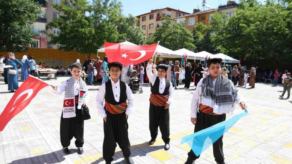 Yüzlerce öğrenci ve veliden anlamlı etkinlik