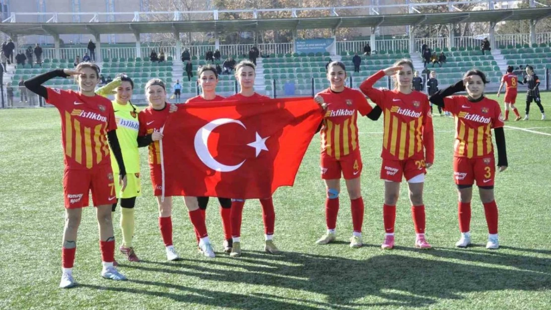 Zeynep Bilir'den gol sonrası asker selamı