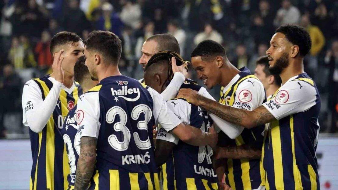 Ziraat Türkiye Kupası: Fenerbahçe: 2 - Adanaspor: 0 (İlk yarı)